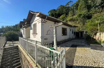 Casa com 6 quartos para alugar no Primeiro de Maio, Brusque 
