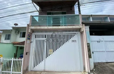 Casa com 3 quartos para alugar no Paquetá, Brusque 