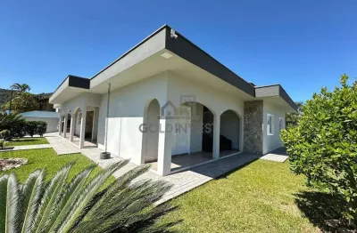 Casa de alto padrão à venda no jardim maluche – brusque/sc - com 3 quartos.