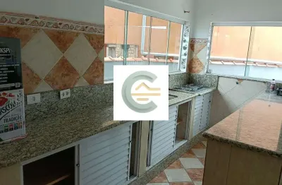 Casa para alugar na rua antônio trevisani, 123, vila romanópolis, ferraz de vasconcelos por r$ 2.300