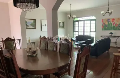 Vende casa  bairro independência  4  dormitorios , 4 suites - 4 bairros