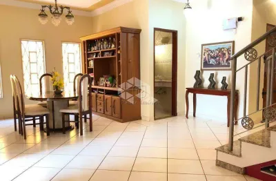Sobrado à venda, bairro jardim california,4 quartos, 1 suíte, 4 vagas.