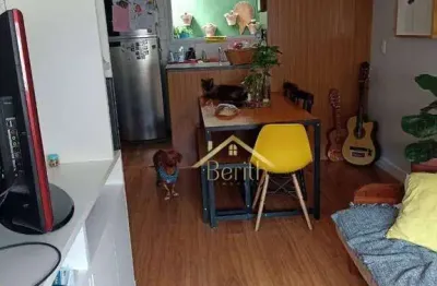 Village com 2 dormitórios à venda, 68 m² por r$ 300.000 - vila areao - taubaté/sp