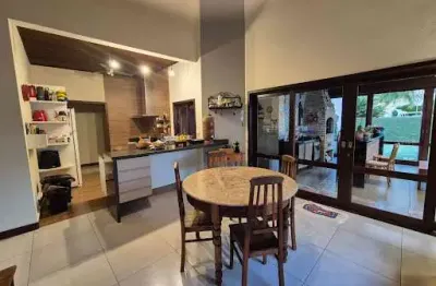 Village com 5 dormitórios para alugar, 350 m² por r$ 9.800,00/mês - chácara são félix - taubaté/sp