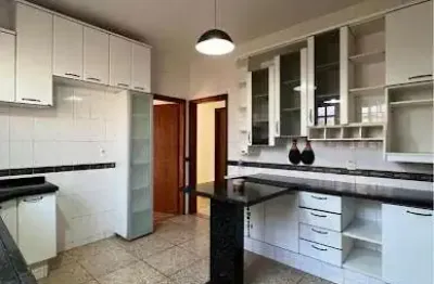 Casa com 4 dormitórios para alugar, 280 m² por R$ 5.000,00/mês - Alto São Pedro - Taubaté/SP