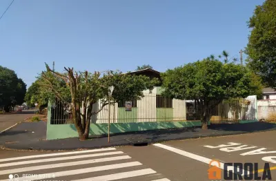 Casa com 3 quartos à venda na Rua dos Pioneiros, 624, Jardim Lar Paraná, Campo Mourão