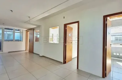 Sala comercial com 5 salas para alugar na avenida cairu, 1034, navegantes, porto alegre por r$ 2.400
