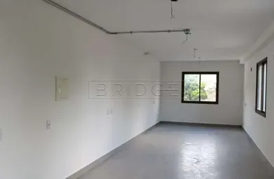 Sala comercial com 1 sala para alugar na rua coronel paulino teixeira, 400, rio branco, porto alegre por r$ 2.000