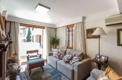 Casa em condomínio fechado com 4 quartos para alugar na avenida jacuí, 700, cristal, porto alegre por r$ 6.200