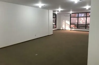 Sala comercial com 1 sala para alugar na rua félix da cunha, 836, moinhos de vento, porto alegre por r$ 2.200