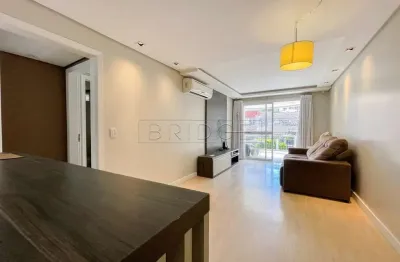 Apartamento com 2 quartos para alugar na rua pedro ivo, 245, mont serrat, porto alegre por r$ 5.400