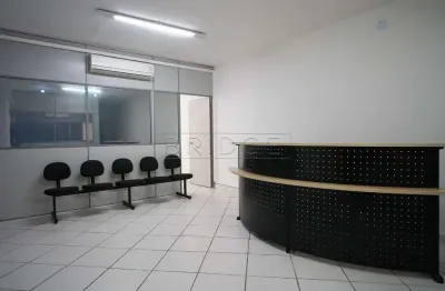 Sala comercial com 3 salas para alugar na praça otávio rocha, 54, centro histórico, porto alegre por r$ 4.000