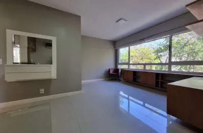 Apartamento com 2 quartos para alugar na rua faria santos, 315, petrópolis, porto alegre por r$ 3.700