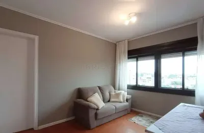 Apartamento com 3 quartos para alugar na rua padre hildebrando, 585, santa maria goretti, porto alegre por r$ 2.600