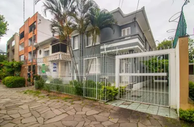 Casa em condomínio fechado com 6 quartos para alugar na rua joão guimarães, 97, santa cecília, porto alegre por r$ 18.000