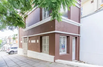 Casa comercial com 2 salas para alugar na rua miguel tostes, 317, rio branco, porto alegre por r$ 8.000