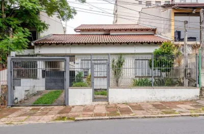 Casa em condomínio fechado com 3 quartos para alugar na Rua Atanásio Belmonte, 427, Boa Vista, Porto Alegre por R$ 7.000