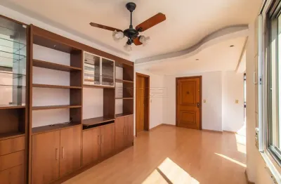 Apartamento com 3 quartos para alugar na Avenida Lavras, 599, Petrópolis, Porto Alegre por R$ 5.500