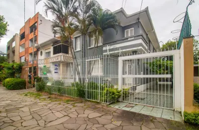 Casa em condomínio fechado com 6 quartos para alugar na Rua João Guimarães, 97, Santa Cecília, Porto Alegre por R$ 18.000