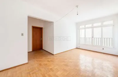 Apartamento com 3 quartos para alugar na Avenida Independência, 1139, Independência, Porto Alegre por R$ 2.820
