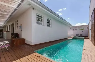 Casa em condomínio fechado com 3 quartos para alugar na Avenida Montreal, 189, Jardim Lindóia, Porto Alegre por R$ 12.000