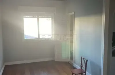 Casa comercial com 3 salas para alugar na Rua João Alfredo, 433, Cidade Baixa, Porto Alegre por R$ 3.800