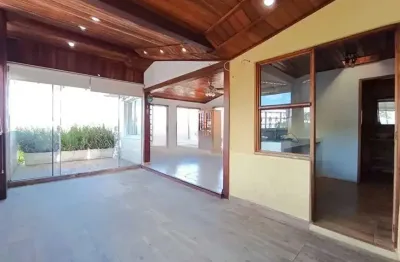 Cobertura com 3 quartos para alugar na Rua Dona Oti, 80, Petrópolis, Porto Alegre por R$ 4.500