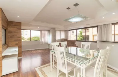 Apartamento com 3 quartos para alugar na Avenida Encantado, 103, Petrópolis, Porto Alegre por R$ 5.500