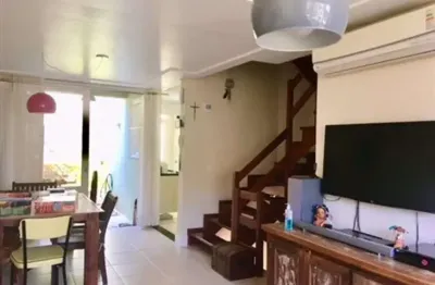 Casa de condomínio para venda possui 165 metros quadrados com 3 quartos