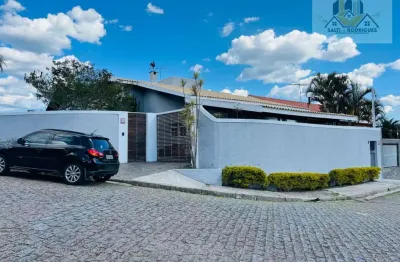 Alto padrão! casa térrea com piscina, lareira e suíte com hidro e closet