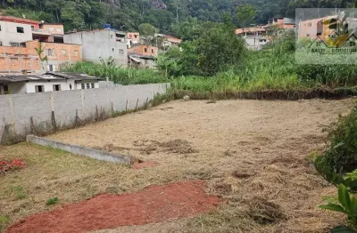 Terreno à venda na rodovia índio tibiriçá – ribeirão pires, plano e bem localizado