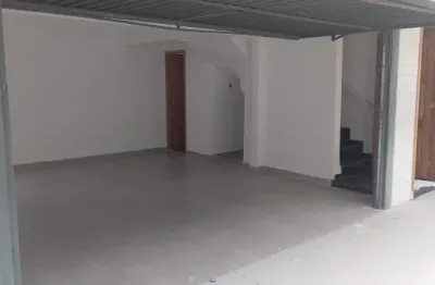 Sobrados novos  com 3 dormitórios sendo 1 suíte, 2 garagens fechada paralelas e quintal