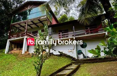 Excelente casa com 3 suítes | 1.200m² | cachoeira privativa - camorim