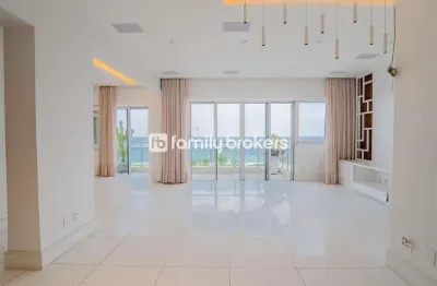 Excelente cobertura frontal mar de 4 suítes e 300m² à venda no posto 5 da barra
