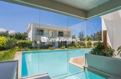 Fantástica casa à venda de 650m² com terreno de esquina de 1500m2!
