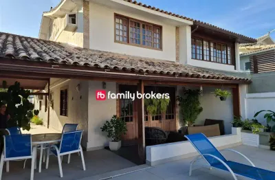 Casa triplex com 4 quartos sendo 2 suites | piscina | 234m² - recreio