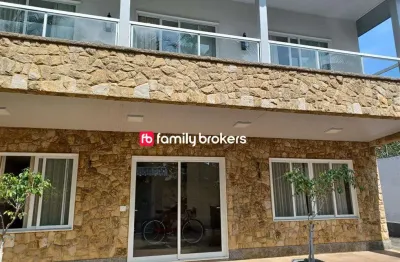 Espaçosa casa de alto padrão com 5 quartos sendo 4 suites | 630 m² | 10 vagas