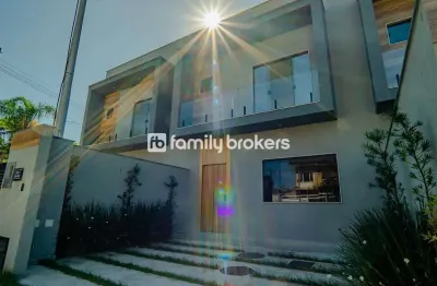 Belissima e sofisticada casa de 3 suites + closet | 280 m² | vista para as montanhas