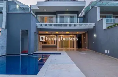 Excelente casa decorada e reformada | 282m² | 4 quartos - condomínio blue house