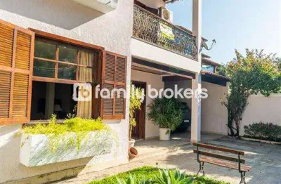 Maravilhosa casa com 4 suítes | 350m² | vista para montanha | 5 vagas