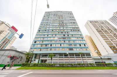 Vendo apartamento central, três dorm.  amplo e ensolarado. uma vaga.