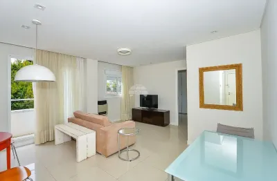 Lindo apartamento no Alto da Rua XV. Uma suíte e vaga coberta.