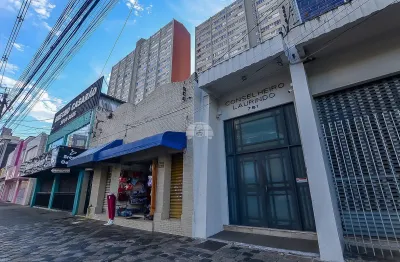 Vendo apartamento de 1 dormitório, andar alto, no centro. com vaga de garagem livre.