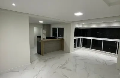 Excelente apartamento com três quartos, no bairro ressacada