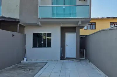 Sobrado com duas suítes mais um quarto, Bairro Cidade Nova. Excelente localização