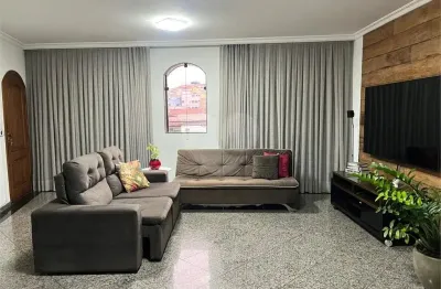 Casa com 3 quartos à venda na Rua Tanque Velho, 500, Vila Nivi, São Paulo