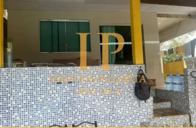 Vende-se casa, 2 quartos, com edícula e piscina, no parque das laranjeiras