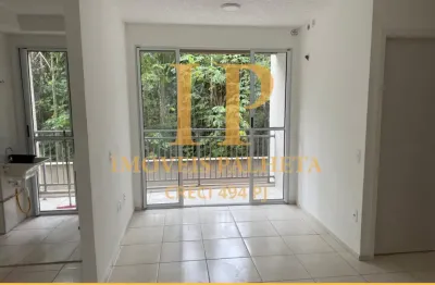 Aluga-se apartamento no luar ponta negra, 2 quartos, sendo 1 suíte, 2 andar.