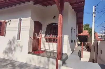 Casa com 3 quartos à venda na rua doze de outubro, 620, vila santana, valinhos, 200 m2 por r$ 1.010.000