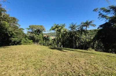 Chácara escriturada com 5.000m² – casa em alvenaria – local tranquilo e próximo à br-101